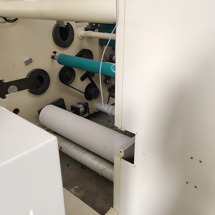 牛奶盒热封条薄膜华体会网页版页面登录-华体会（中国）
细节部位